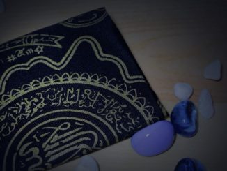 hukum memakai azimat