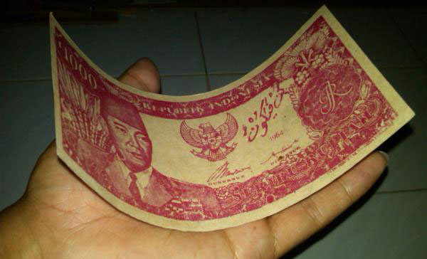 khasiat uang sukarno